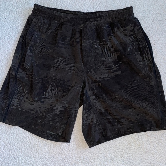 Lululemon Shorts Men’s size X-Large